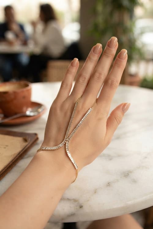 Gold Renk Çelik Zirkon Taşlı Baget Model Şahmeran