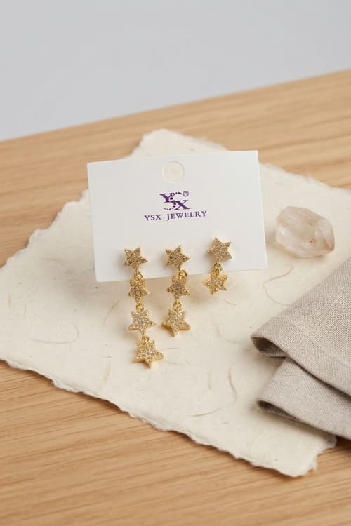 Çelik Gold Renk Zirkon Taşlı Sallantılı Yıldız Model Kadın Küpe Seti