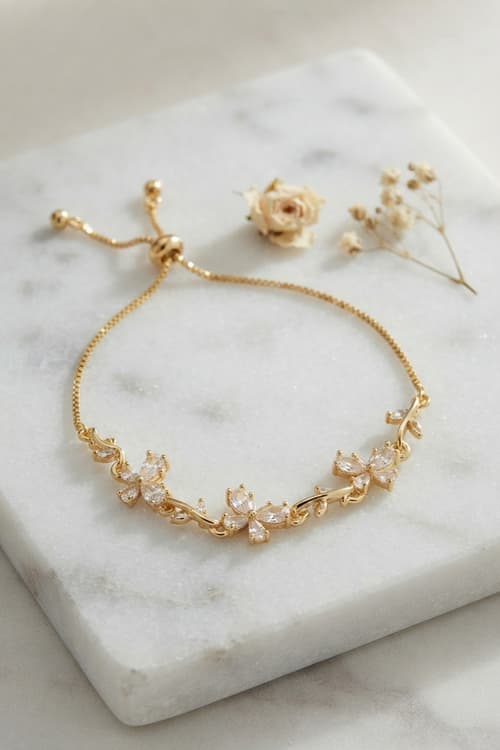 Sarmaşık Çiçek Model Gold Renk Zirkon Taşlı Asansörlü Kadın Bileklik